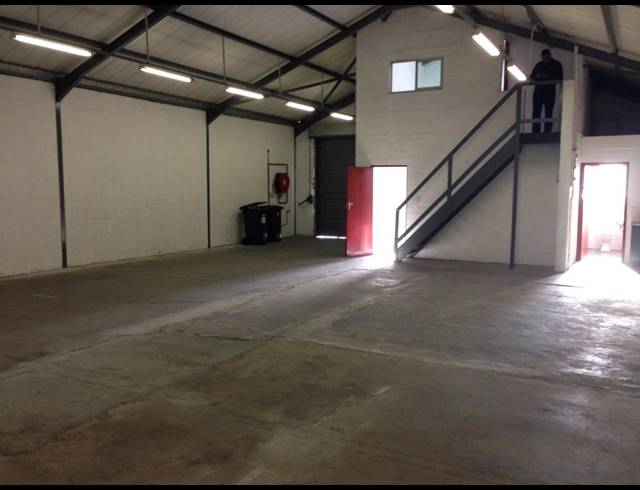 186M² FACTORY TO LET IN AIRPORT INDUSTRIA